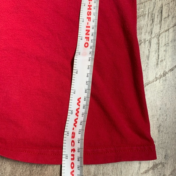 Disneyland resort t shirt red Mickey Mouse size S - Picture 5 of 7